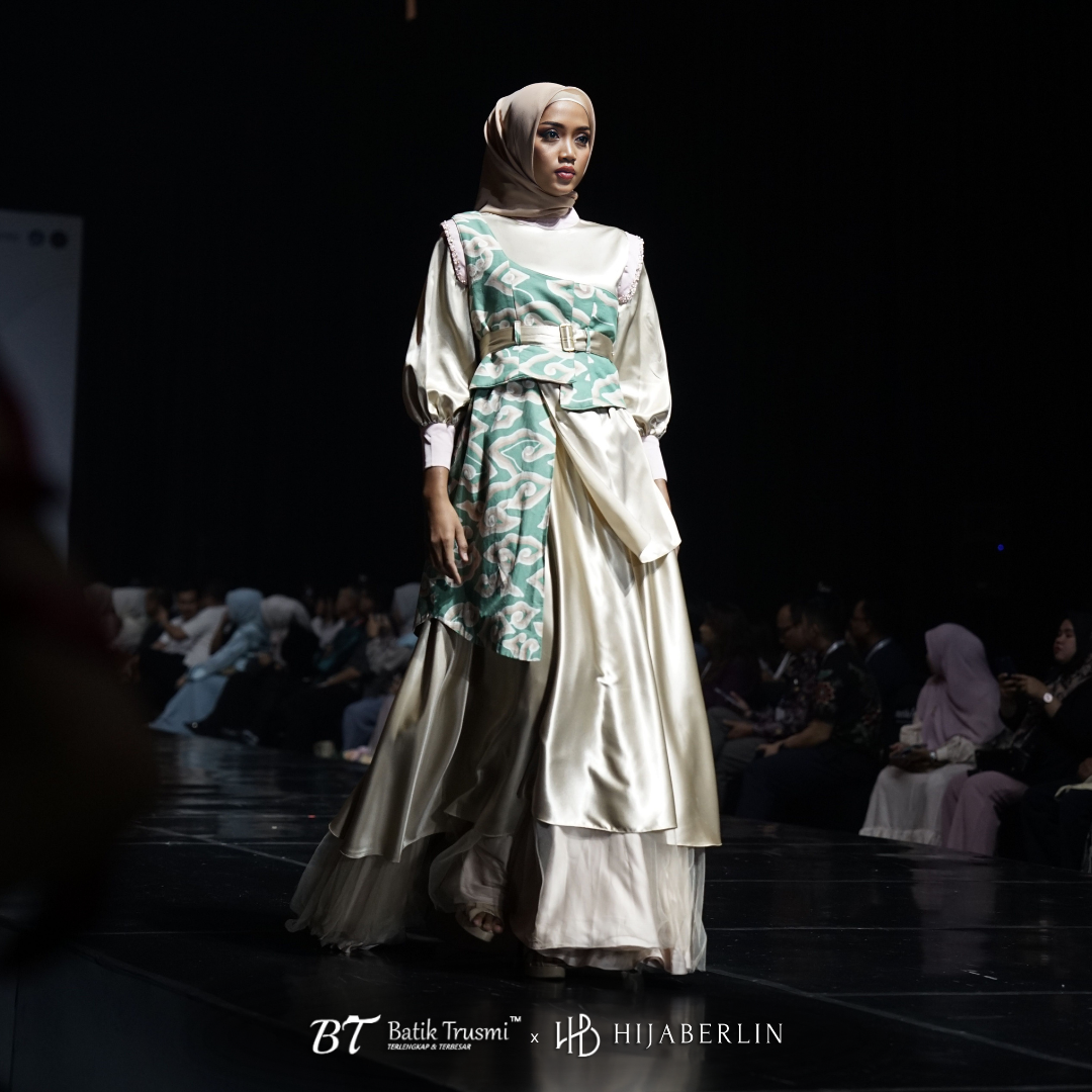 HIJABERLIN X BT BATIK TRUSMI : SRIKANDI COLLECTION - MEUTIA DRESS