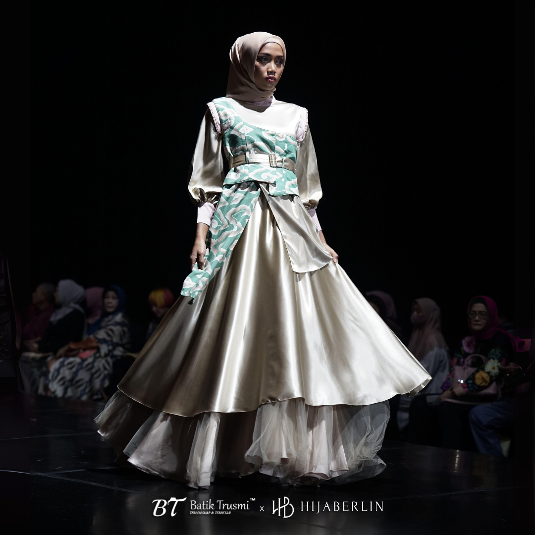HIJABERLIN X BT BATIK TRUSMI : SRIKANDI COLLECTION - MEUTIA DRESS