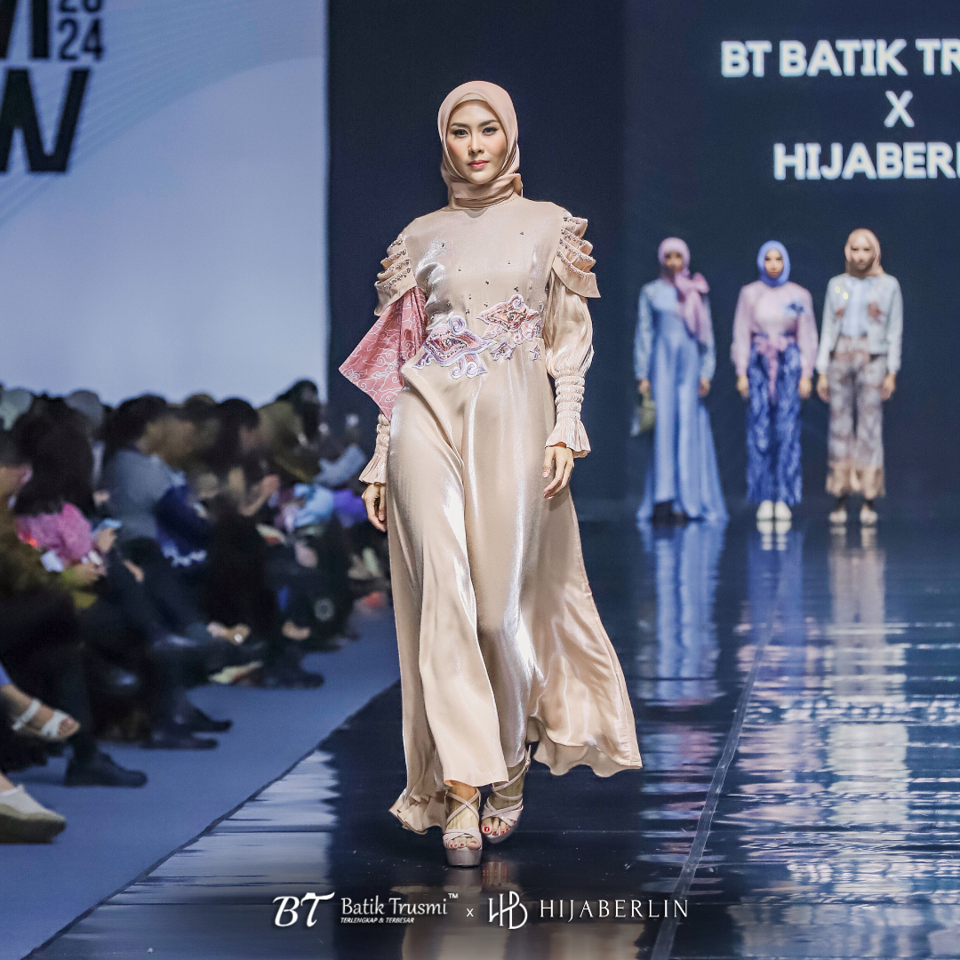 HIJABERLIN X BT BATIK TRUSMI : SRIKANDI COLLECTION - FATMA DRESS