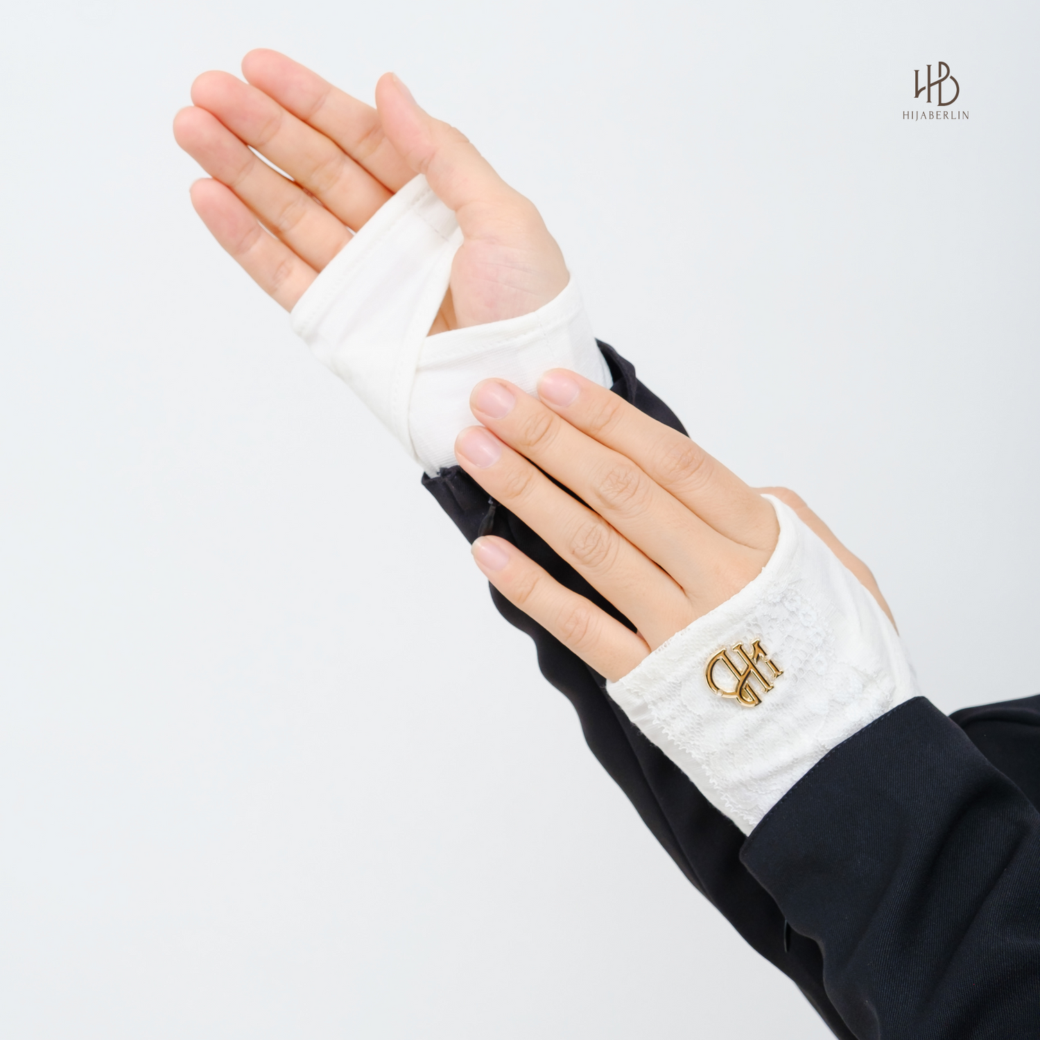 handsock lace royal hijaberlin warna putih hitam almond untuk umrah dan haji