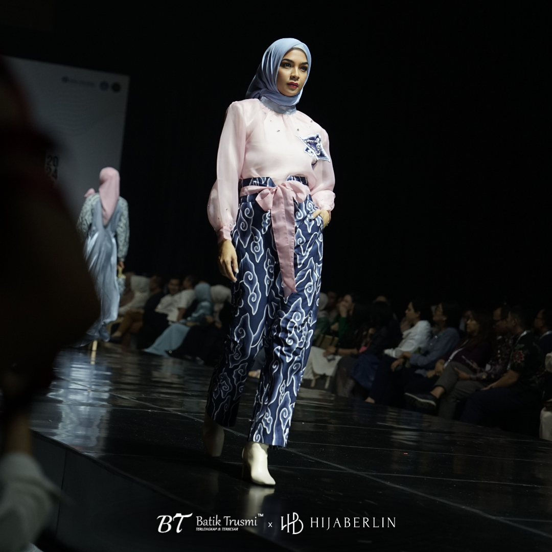 HIJABERLIN X BT BATIK TRUSMI : SRIKANDI COLLECTION - MARTHA ONE SET WANITA PREMIUM