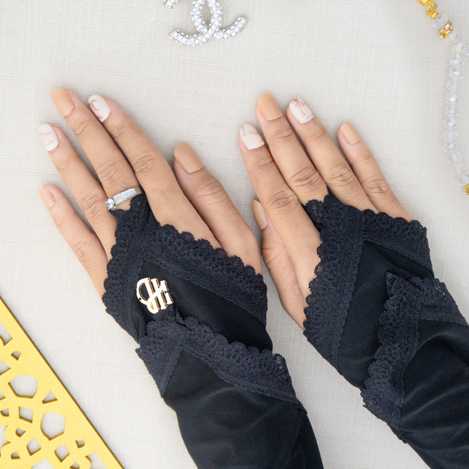 Handsock renda syar’i warna hitam untuk umrah dan haji – Hijaberlin