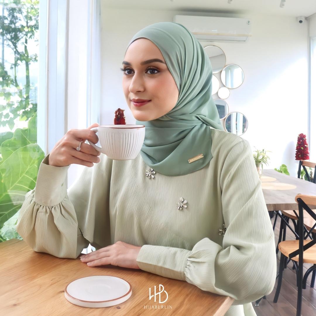 Raisa Blouse Hijaberlin - Sage