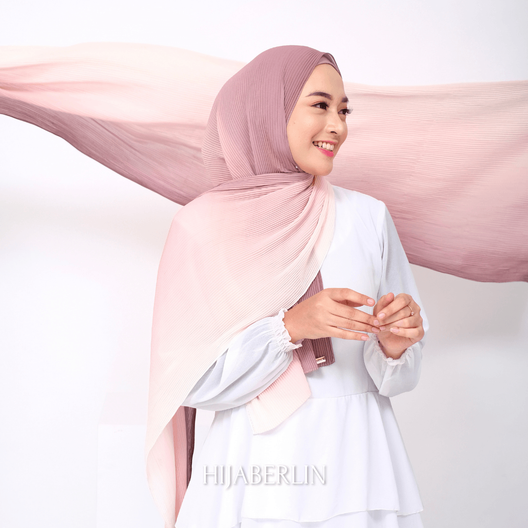 Mazia Pleats Shawl Ombre Hijaberlin - Candy