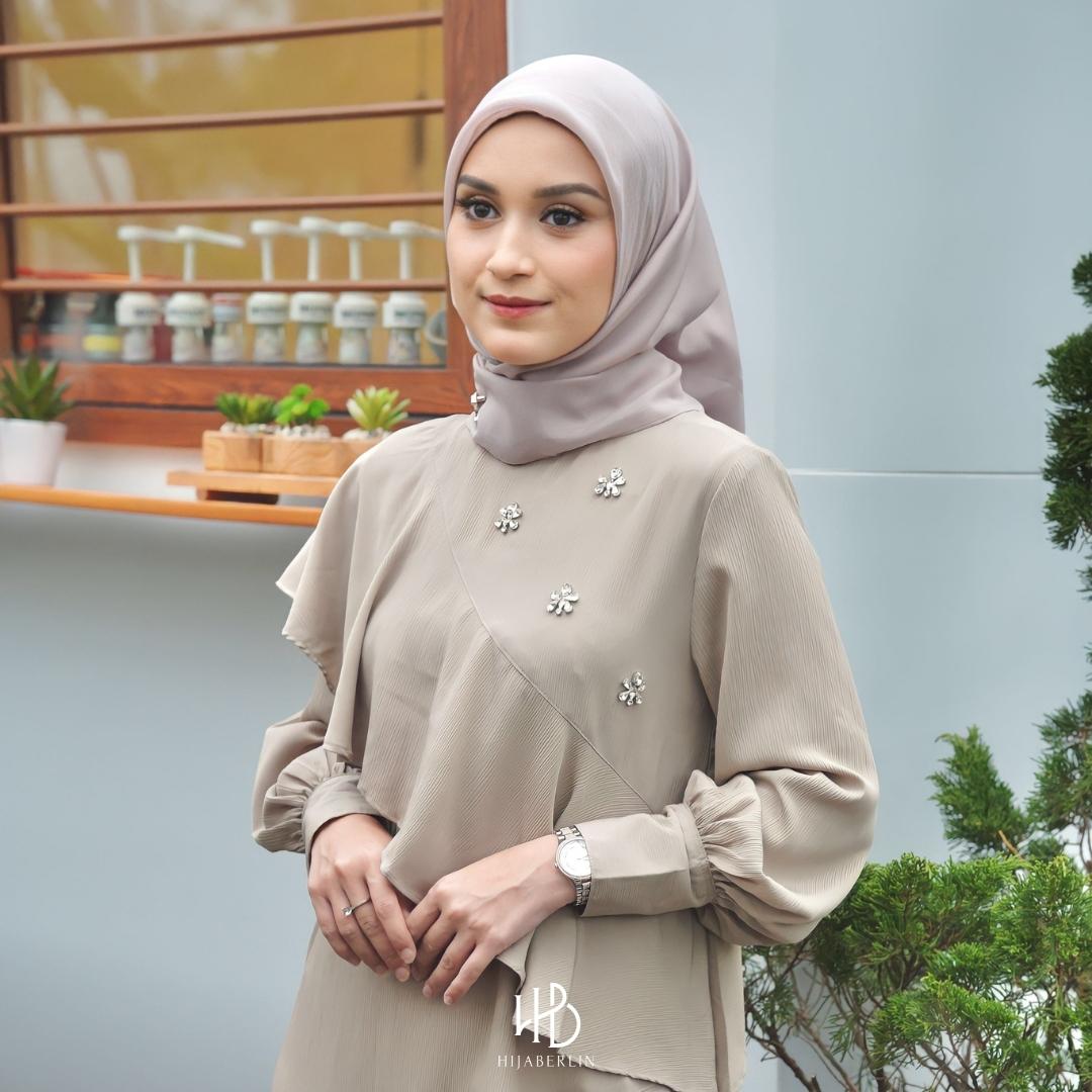 Raisa Blouse Hijaberlin - Moca