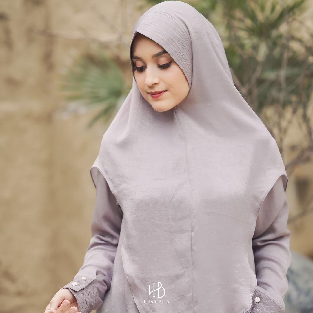 Sarah Abaya Hijaberlin - Viola