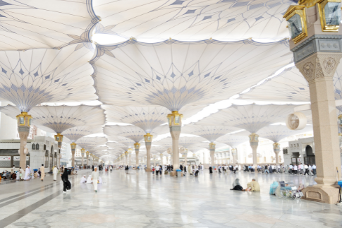 Berkunjung ke Masjid Nabawi Saat Umrah,  Apa Saja Saja yang Perlu Dibawa?