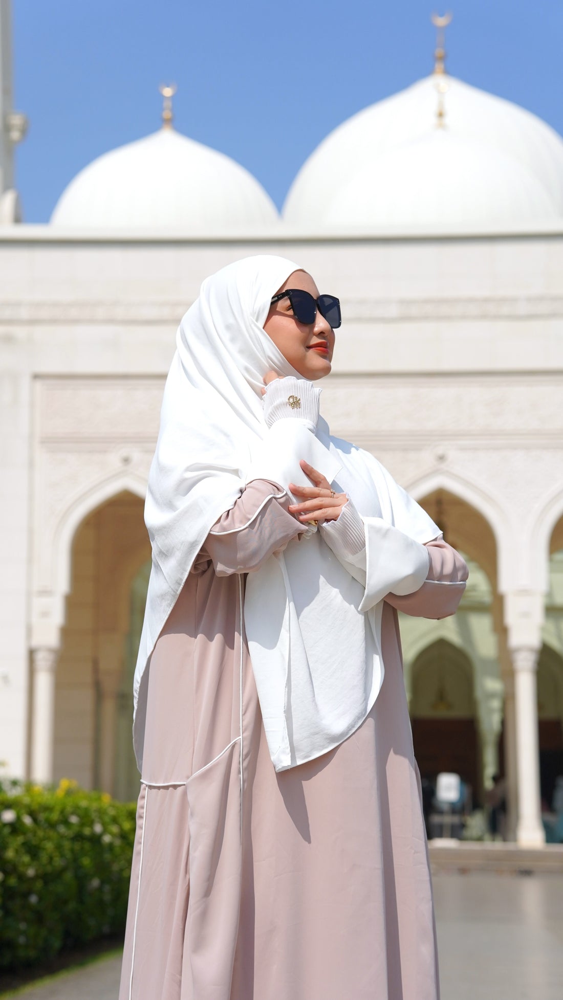 Tersingkap Sedikit, Batal Nggak Ya? Memahami Batas Aurat Tangan dan Kaki Muslimah