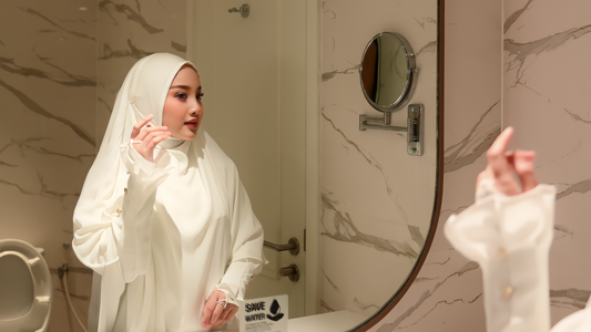 Doa Bercermin: Salah Satu Kunci Kecantikan Sejati Muslimah