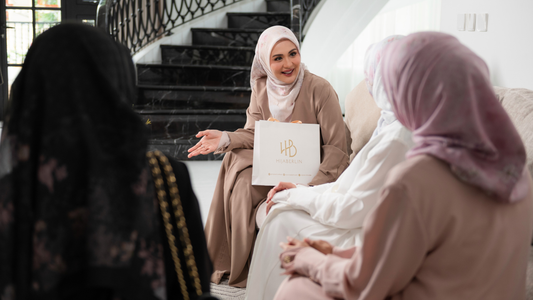 Berbagi Takjil di Bulan Ramadhan: Candu Kebaikan yang Menguatkan Hati Muslimah