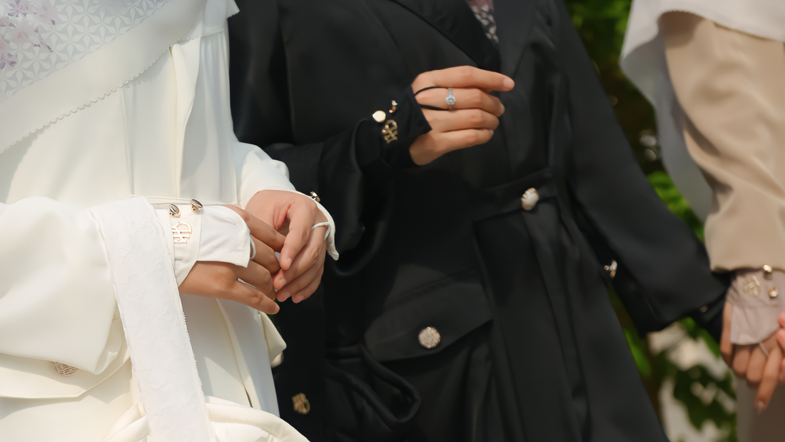 Perlengkapan Tambahan Penting Muslimah Syar’i untuk Umroh dan Haji