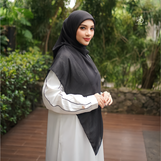 Maima Square - Black