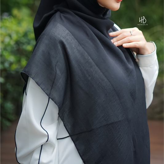 Maima Square - Black