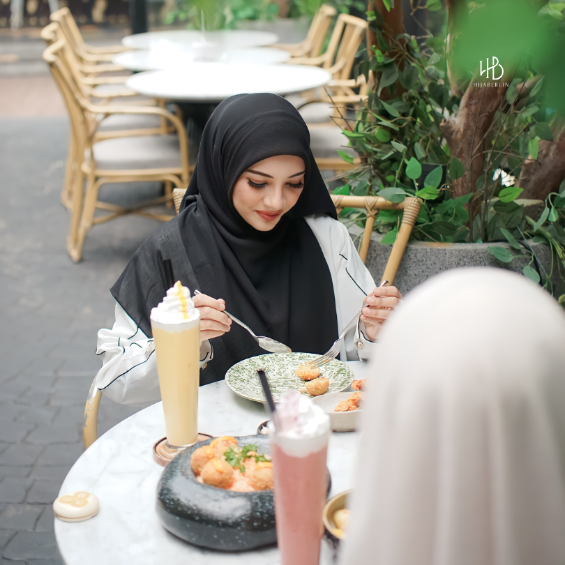 Maima Square - Black