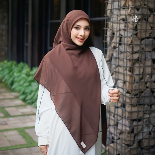 Maima Square - Mahogany