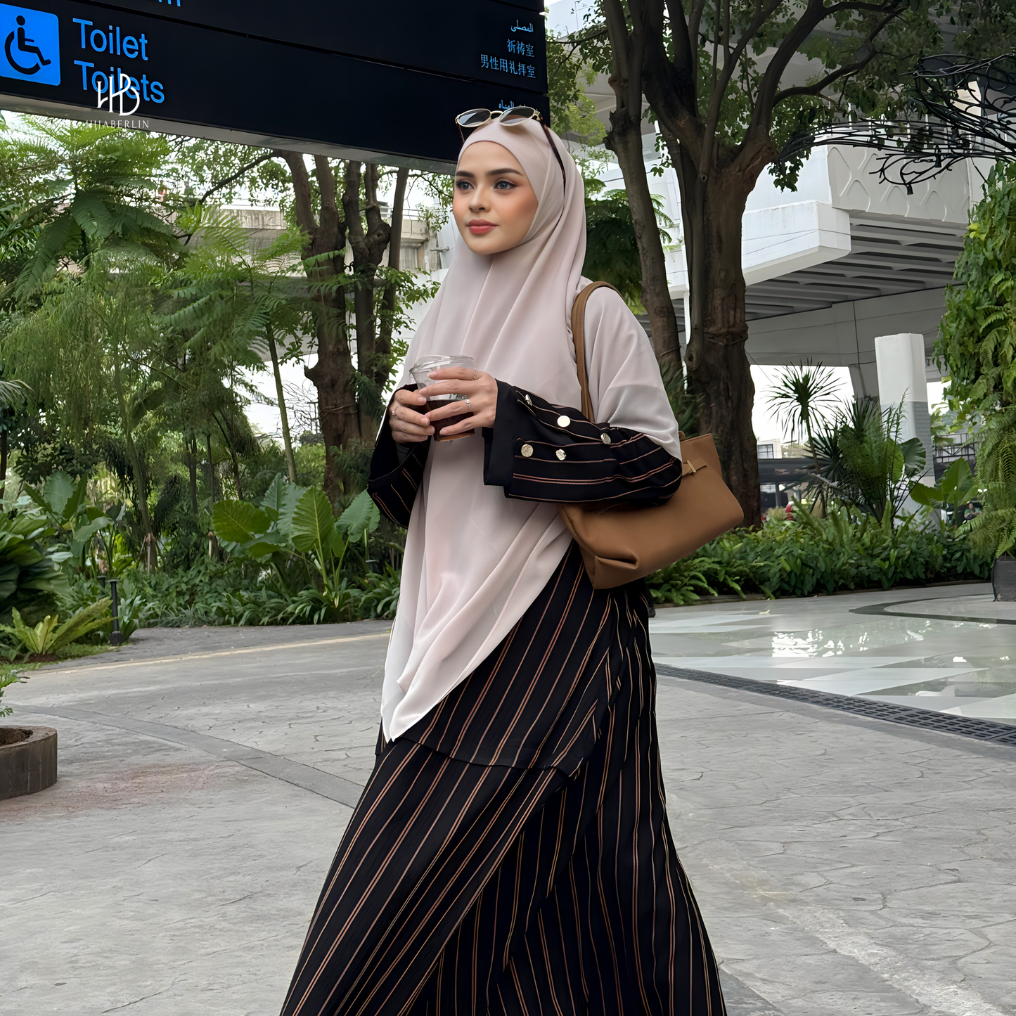 Layla Abaya - Black Lume