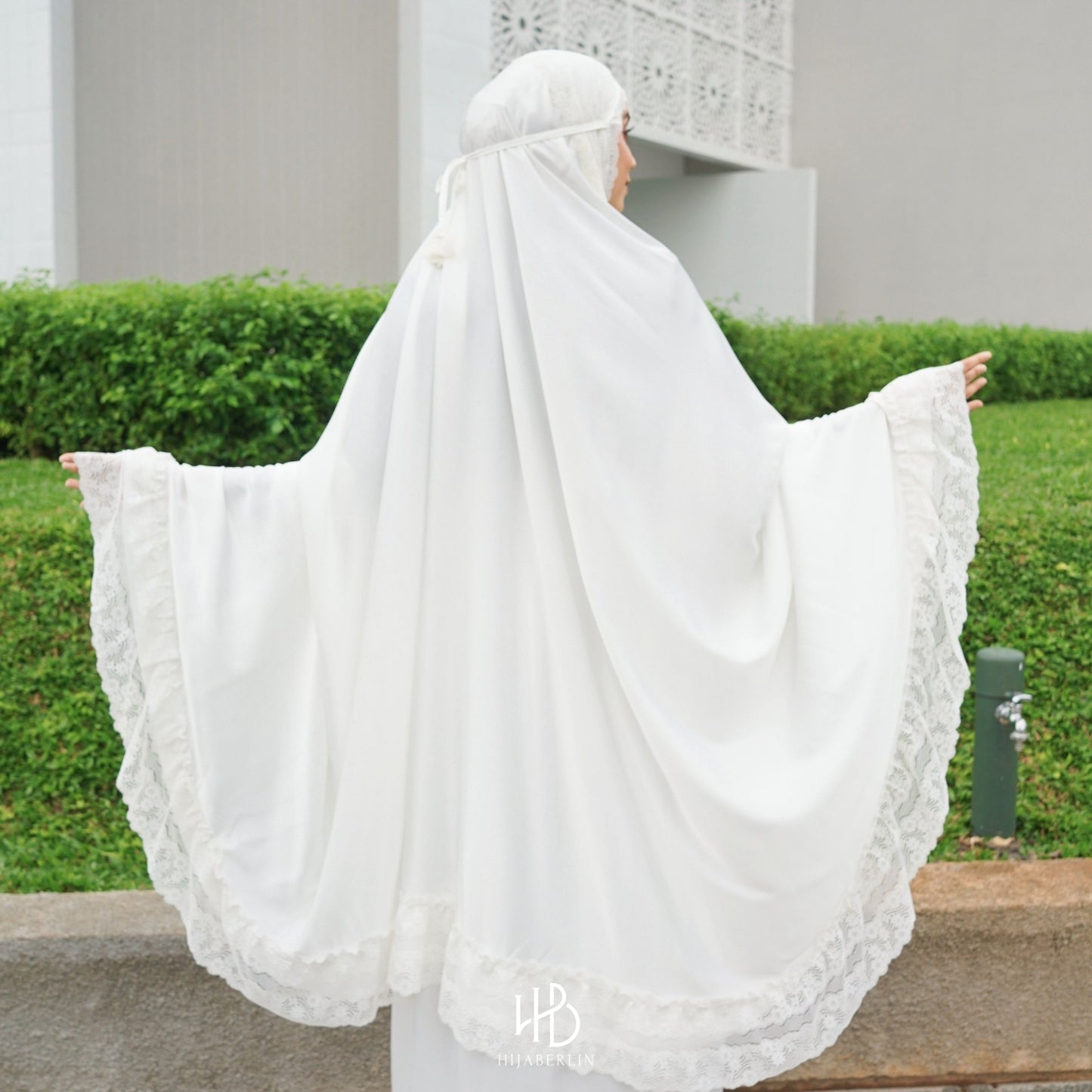 Rayya Luxury Prayer Set Hijaberlin - White