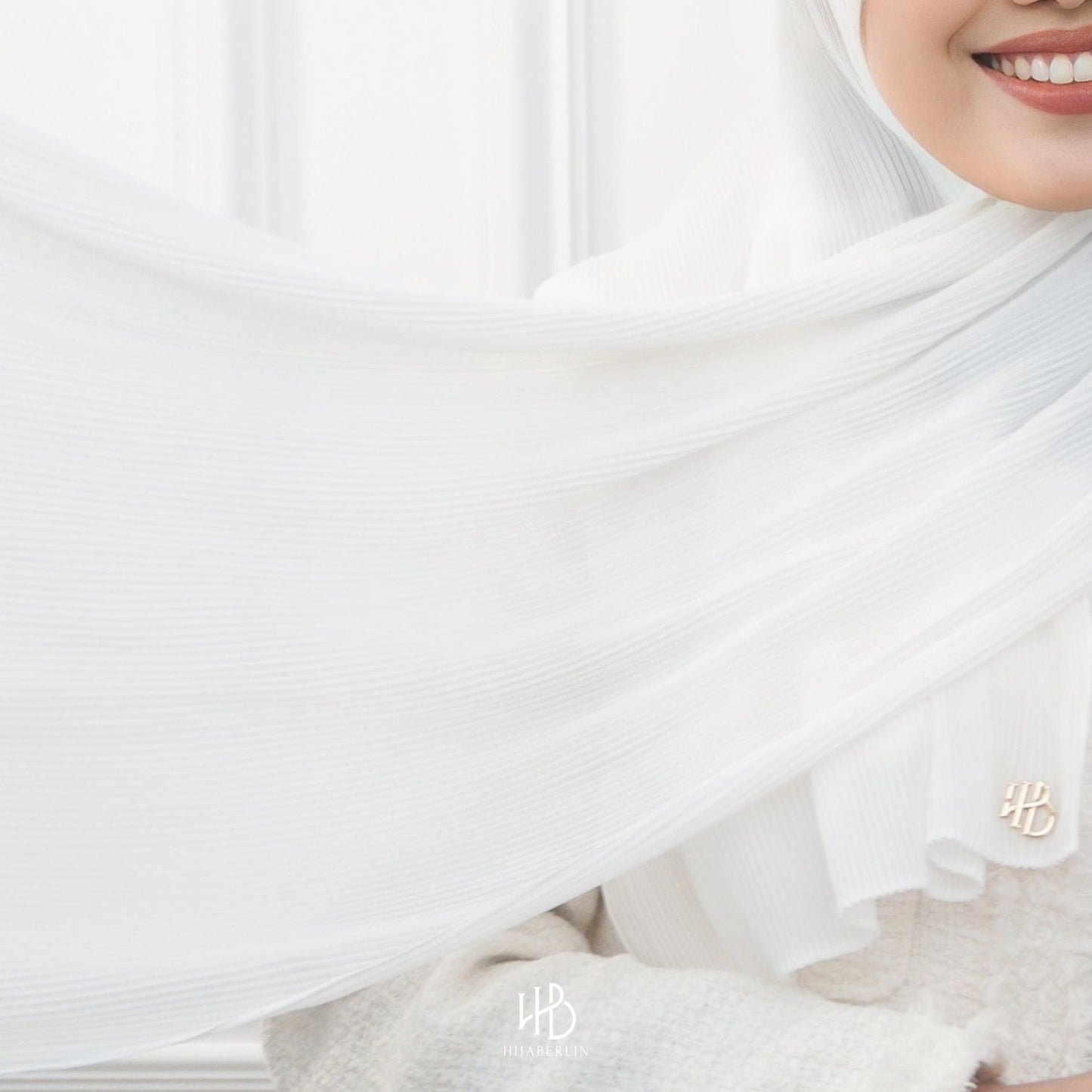 Ayesha Pleats Shawl Hijaberlin - Off White