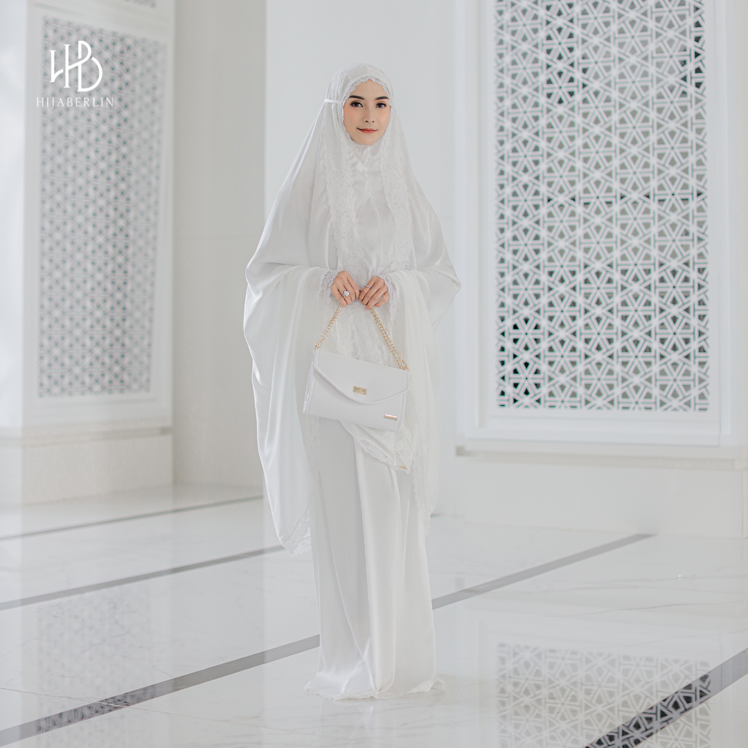 Khadijah Prayer Set Hijaberlin - White